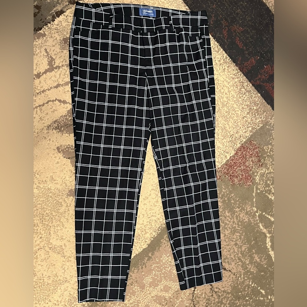 Old Navy Black & White Windowpane Ankle Pants